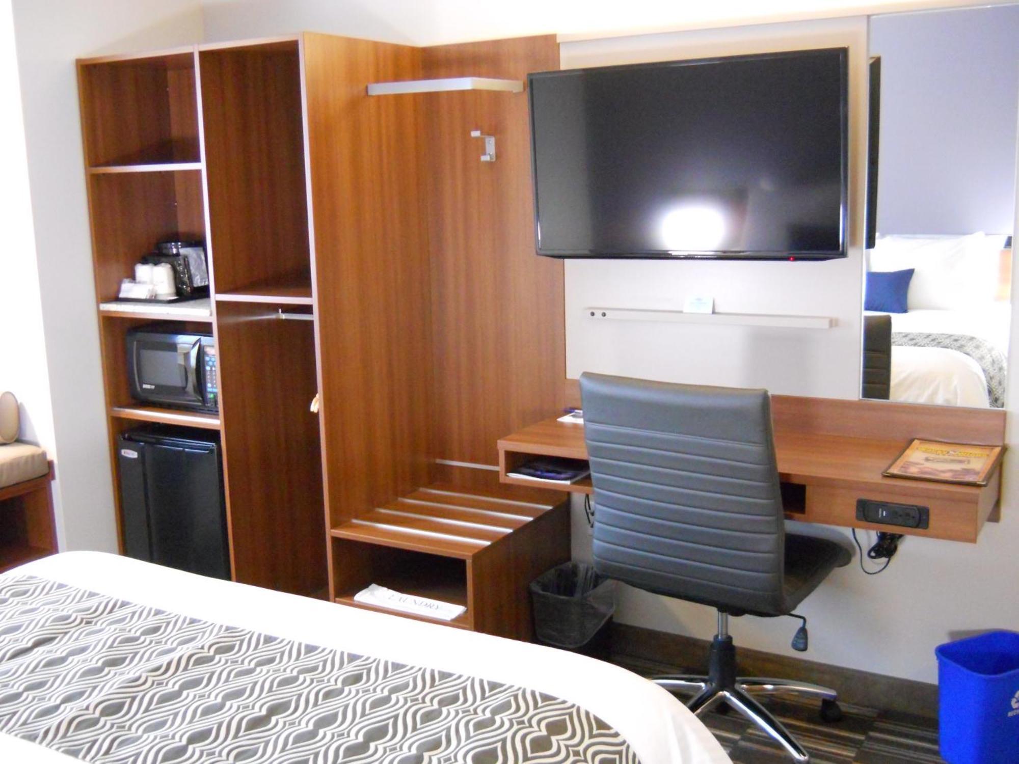 Microtel Inn & Suites Sault Ste. Marie Bagian luar foto